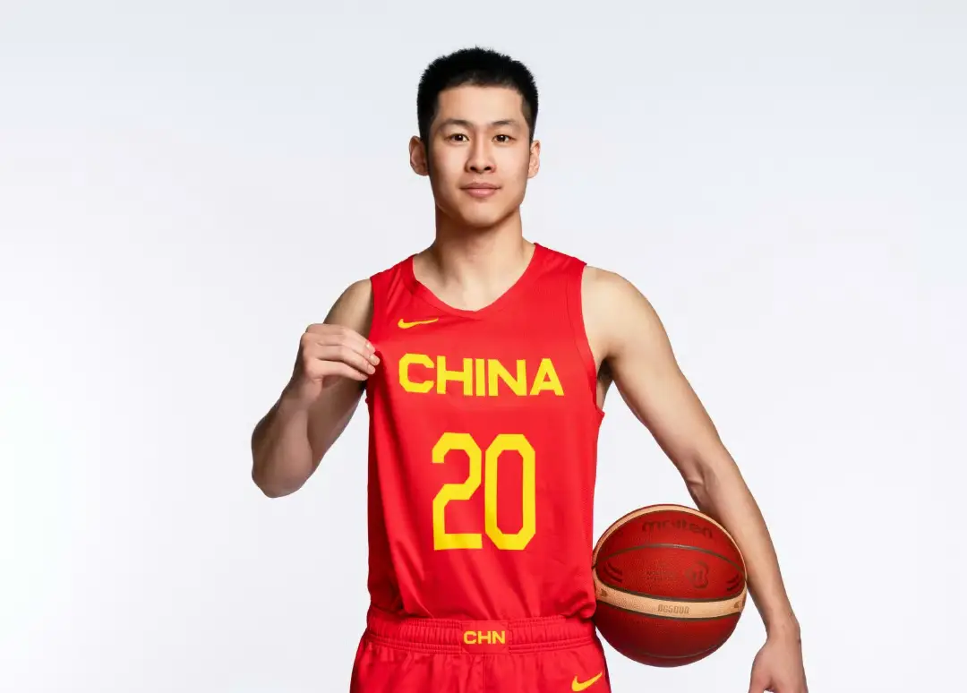 极速电竞登录入口-都怪张镇麟？昔日国手+全明星转会后坐穿冷板凳，场均1.6分1.4板